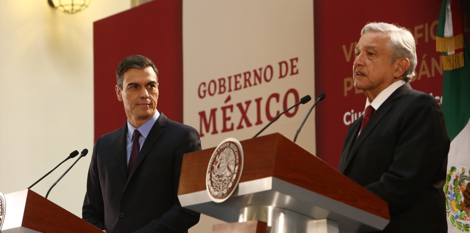 El presidente de México confronta al poder mediático y (por eso) le va muy bien