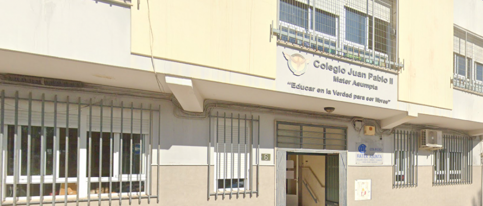 Un colegio católico de Almería obliga a sus profesoras a vestir con “pudor y modestia”