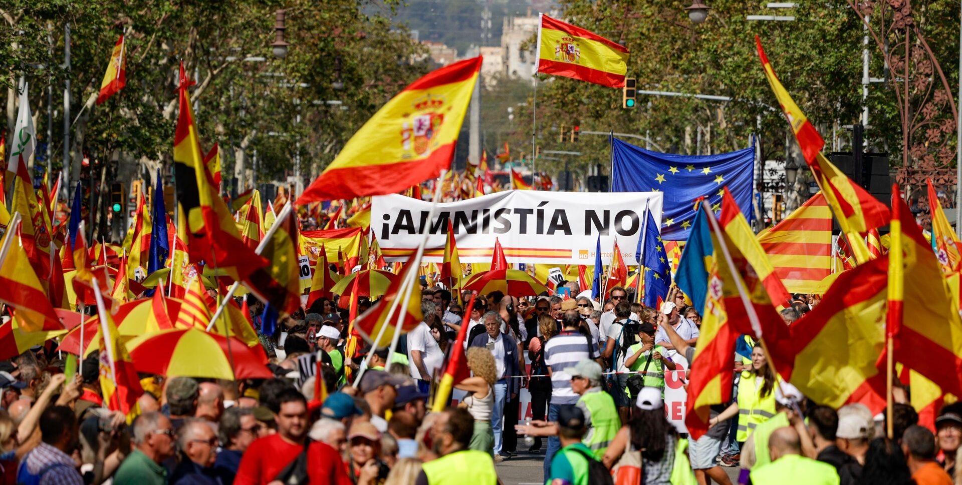 Feijóo y Abascal fracasan en su estrategia de tensión callejera en contra de la amnistía