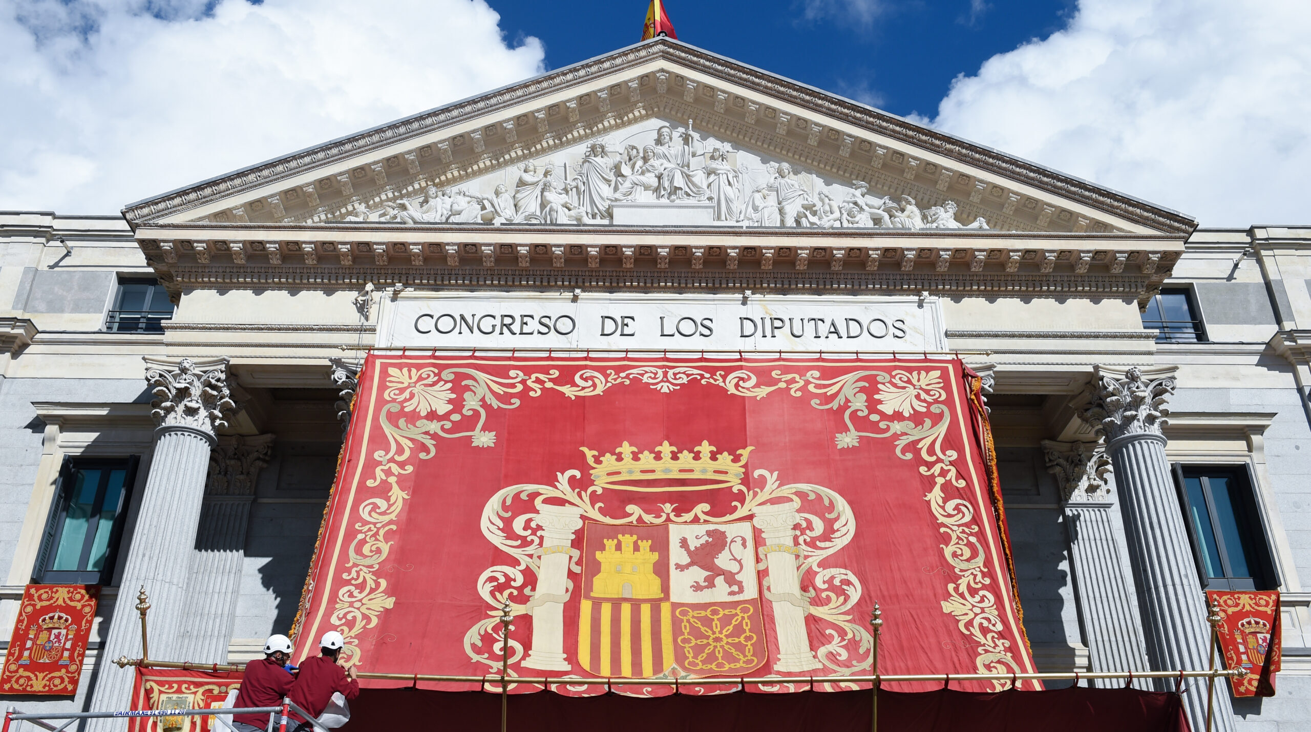 El País utiliza la paridad entre hombres y mujeres para apuntalar la monarquía
