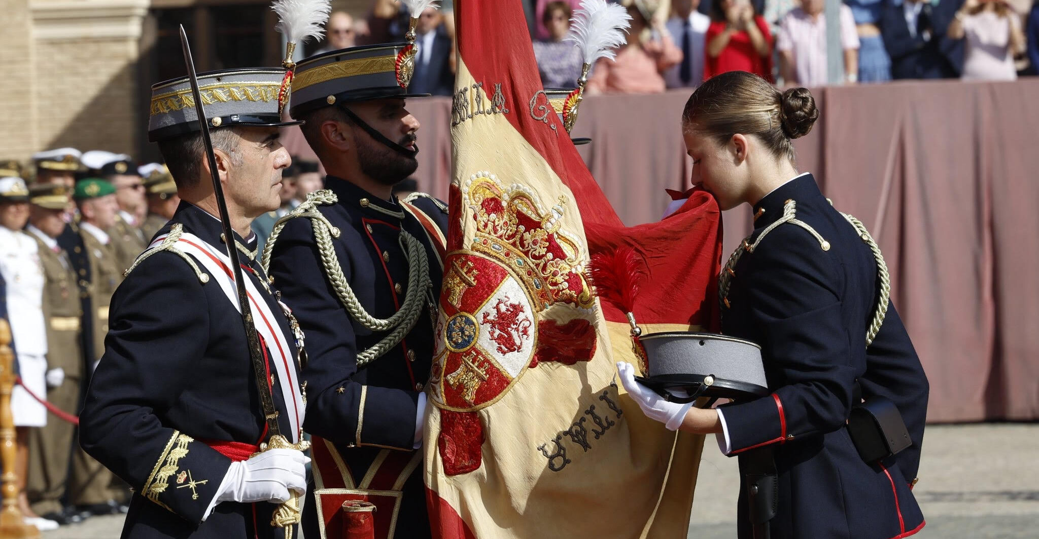La Razón duda si la princesa Leonor quiere ser reina de España