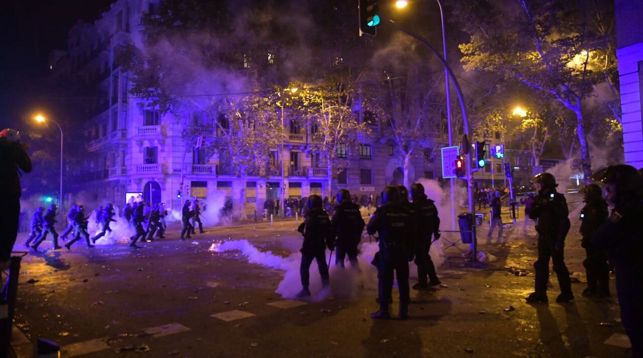 Algarada violenta en Madrid contra la amnistía (Galería de fotos)