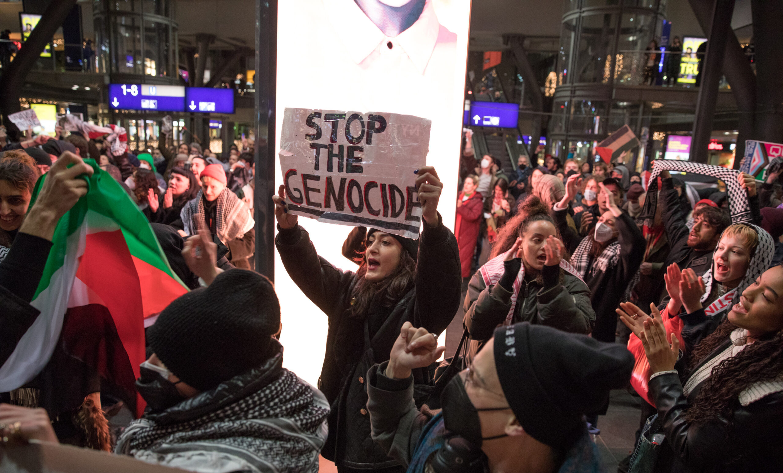 Razzias contra feministas pro Palestina en Berlín