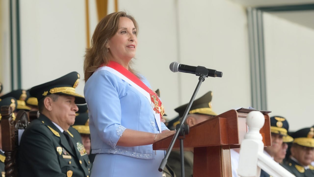 Perú: Un año de masacrar la democracia