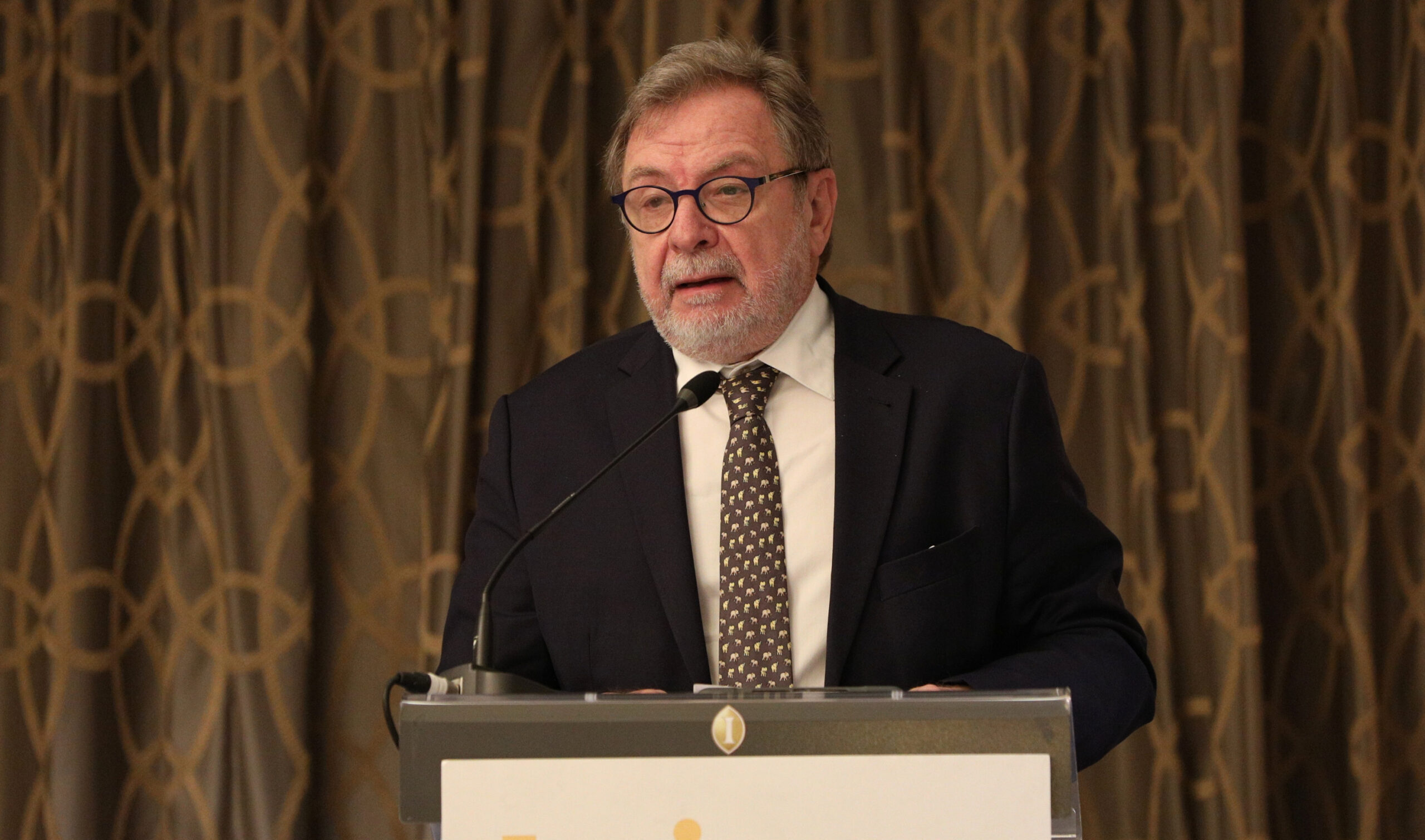 El expresidente del Grupo Prisa asegura que la memoria histórica ha hecho de España un “putiferio”
