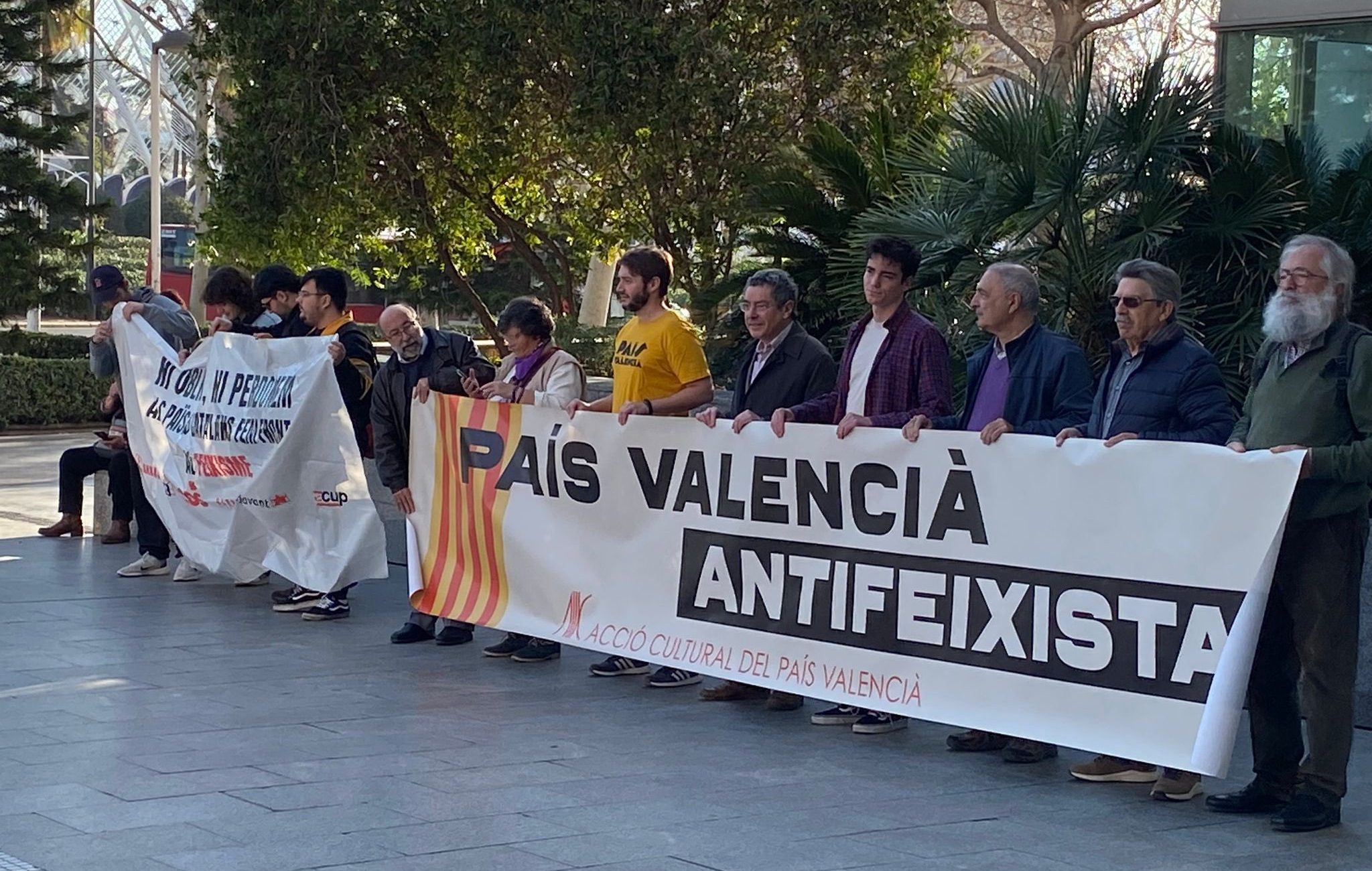 Condenados 26 ultraderechistas por agresiones a periodistas y participantes en la Diada Nacional del País Valencià de 2017