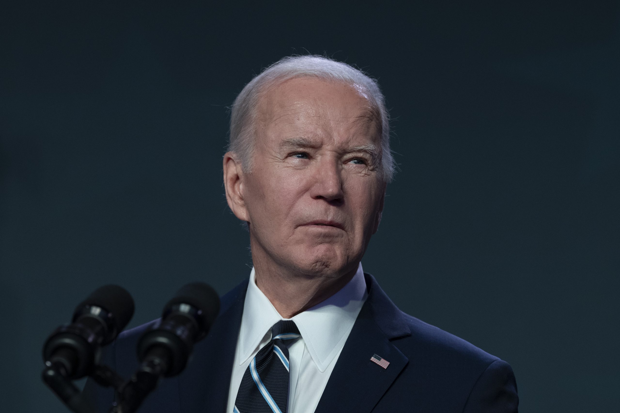 Un senador del Partido Demócrata exige a Biden que haga rendir cuentas a Netanyahu por los ataques en Gaza