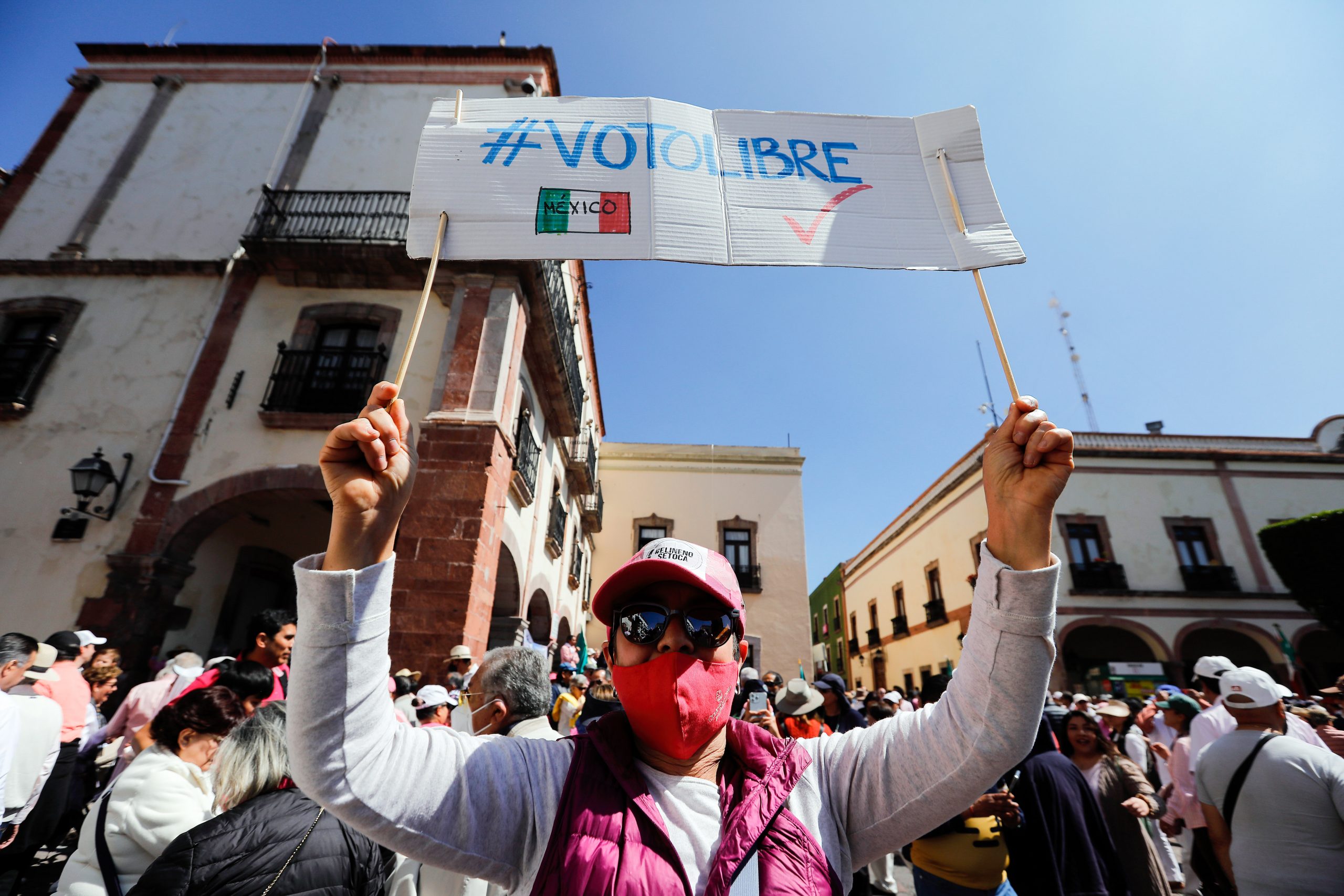 La Marea Rosa en México se mueve entre una demanda legítima y el odio al presidente