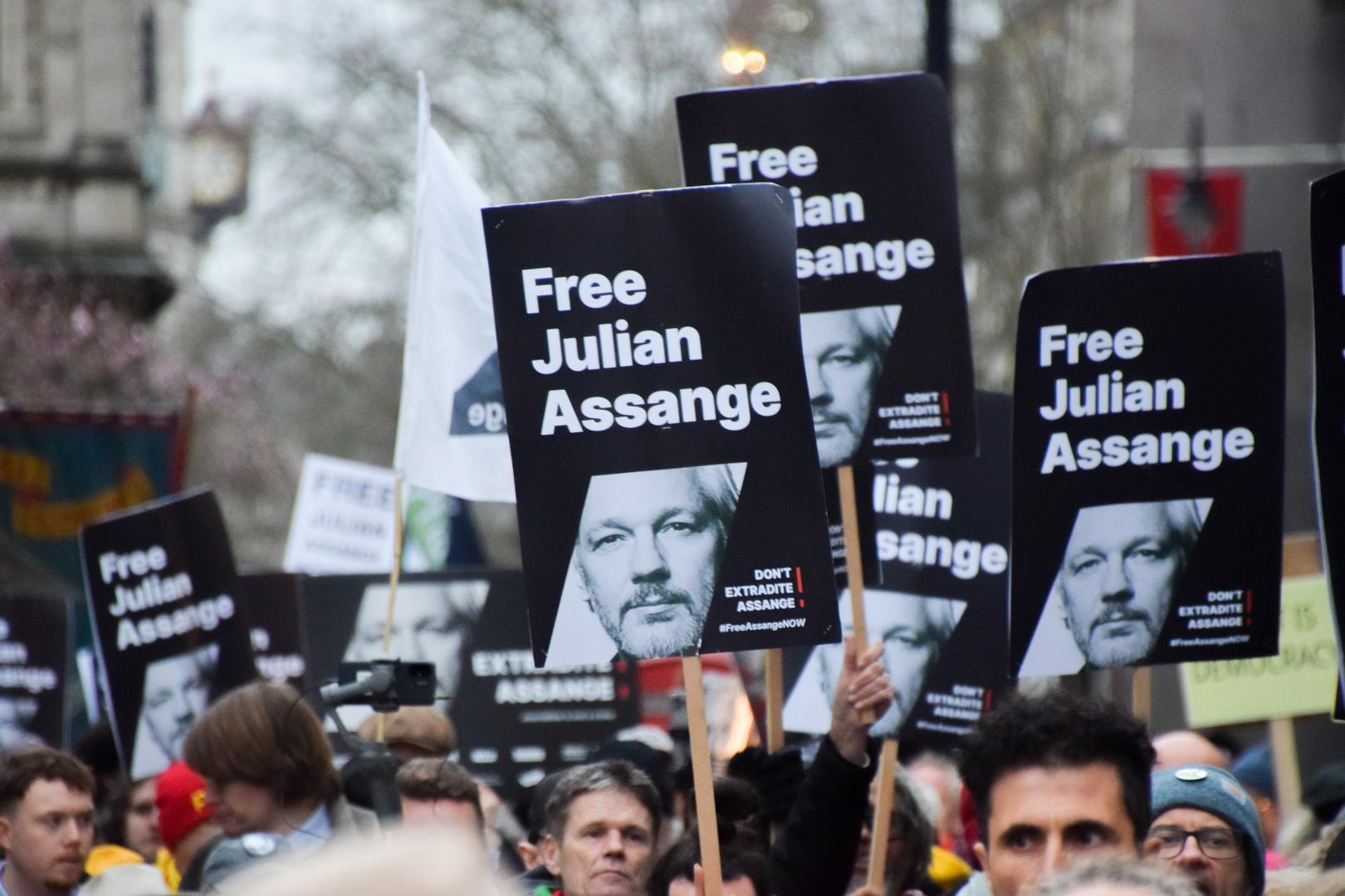 La Justicia británica resolverá hoy martes el futuro de Assange