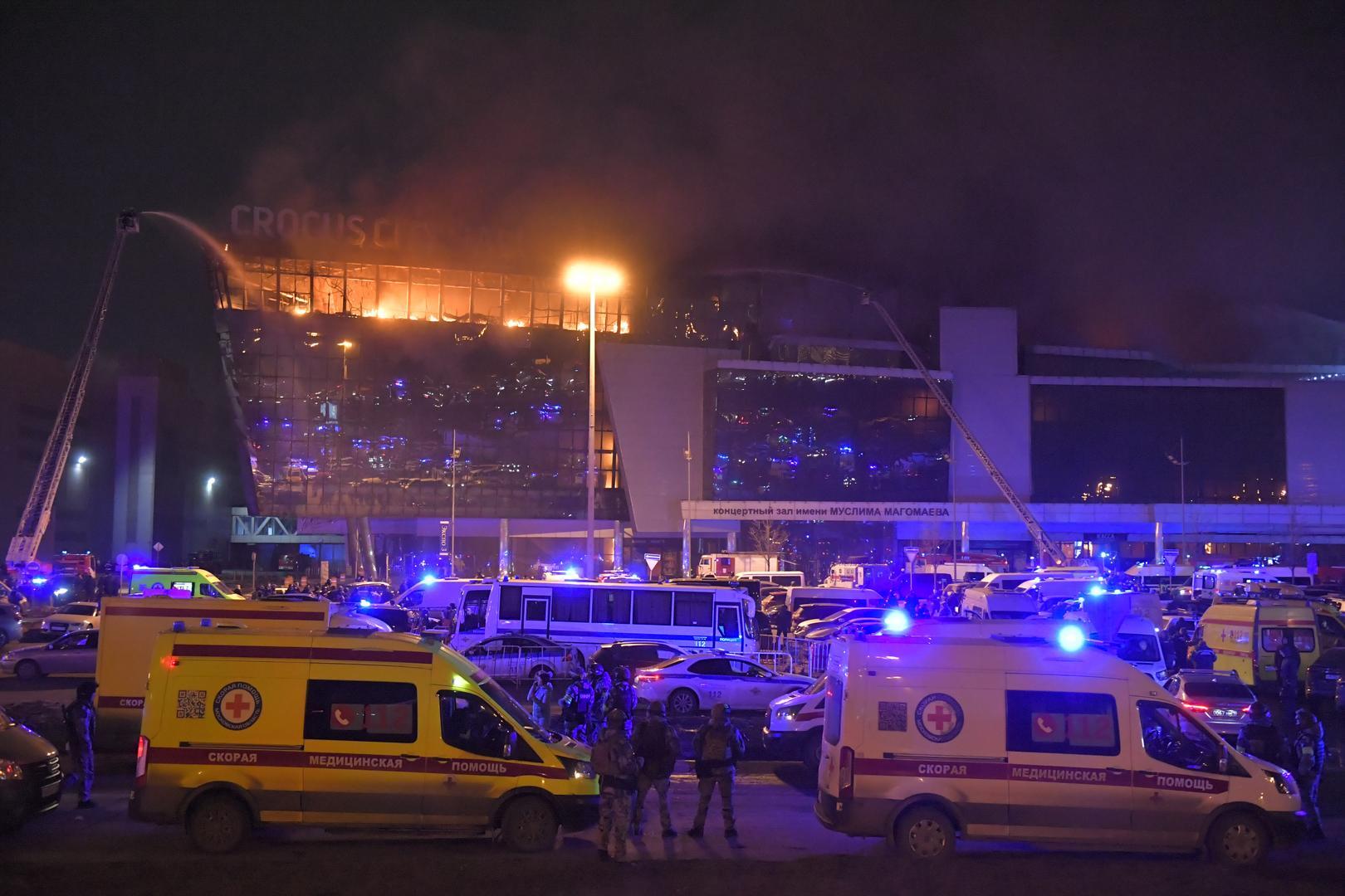 Ya serían 115 las personas asesinadas en el atentado terrorista contra la sala de conciertos en Moscú