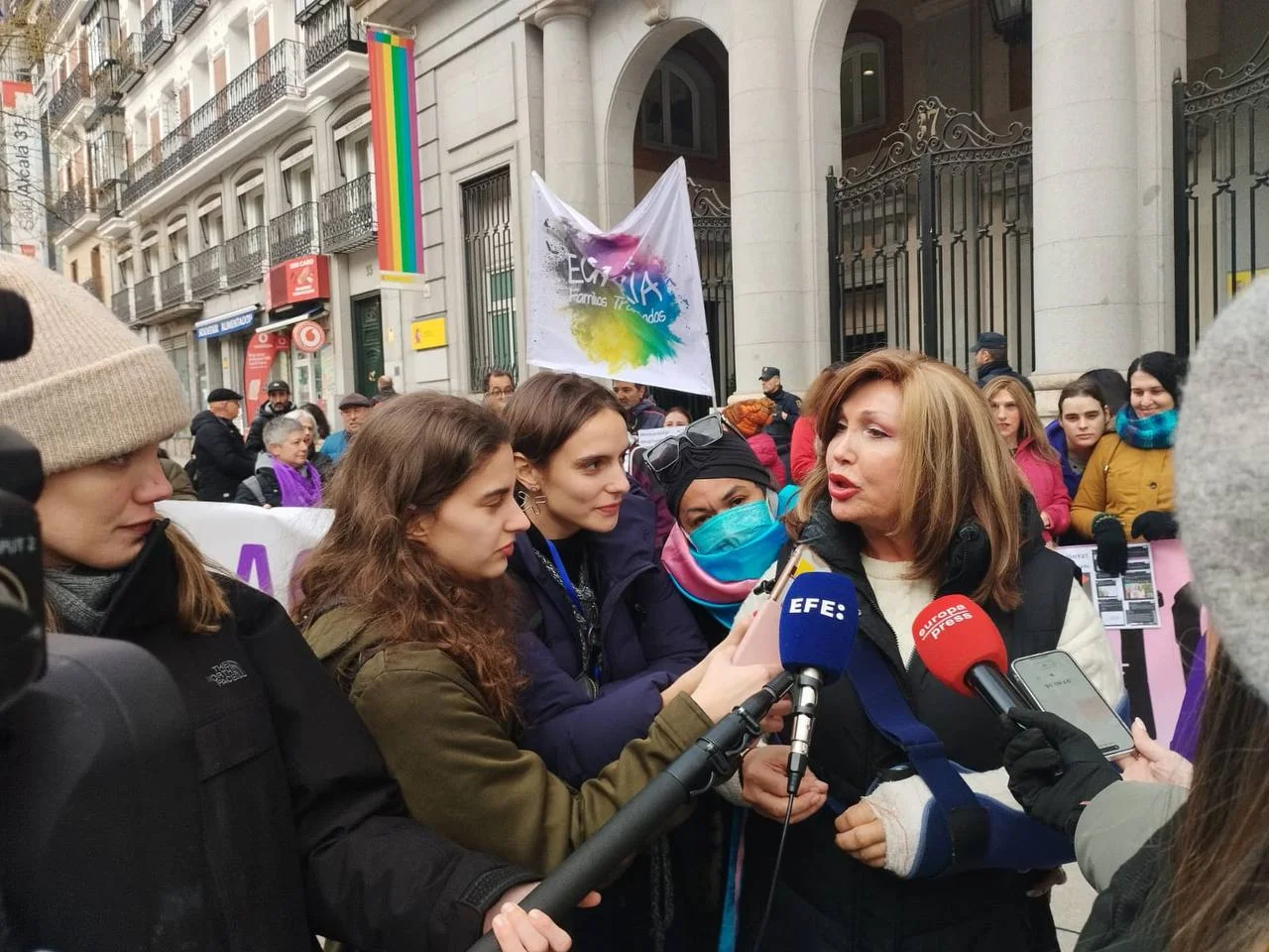 La guerra del gobierno PSOE-Sumar contra las personas trans